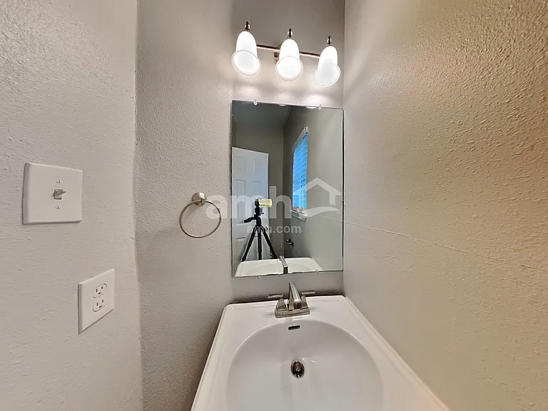 18007 Oakloch Ct — Photo 9