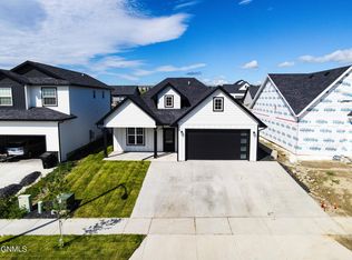 3029 27th Ave W, Williston, ND 58801