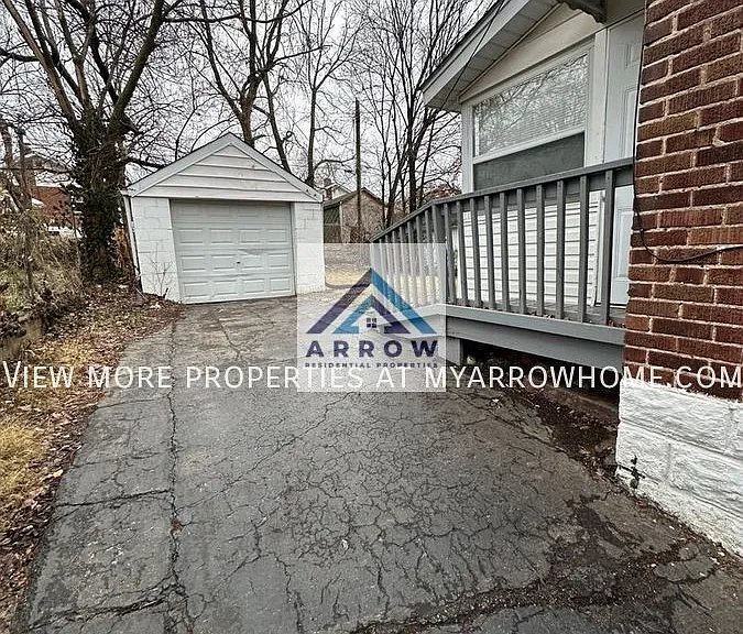 8340 Mayfair Pl — Photo 9