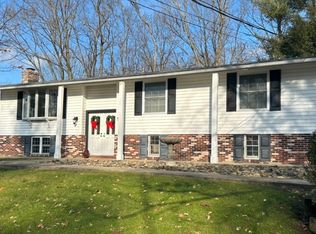 2589 Stone Chip Dr, Allison Park, PA 15101