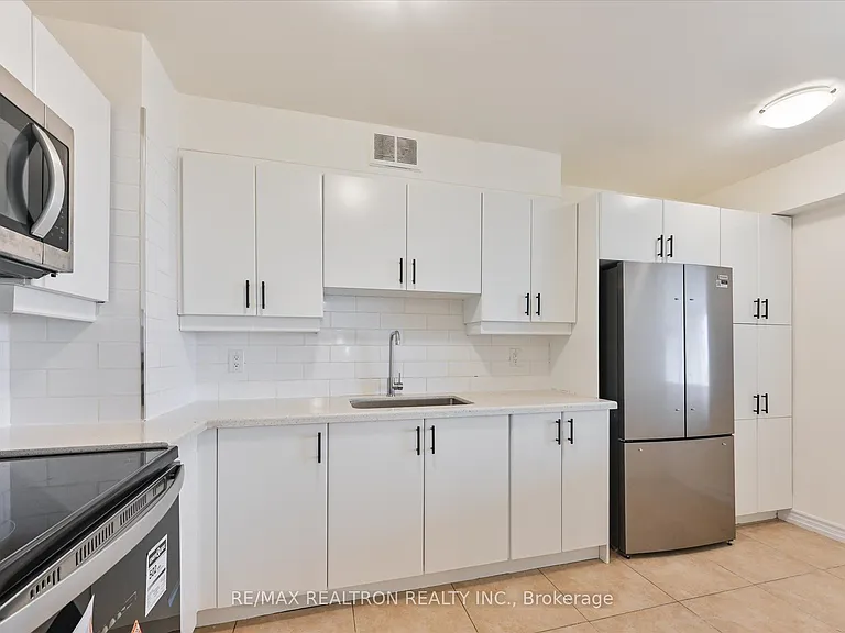 19 Four Winds Dr #602 — Photo 12
