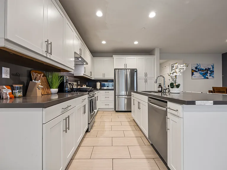 3204 E Painted Crescent St — Photo 36