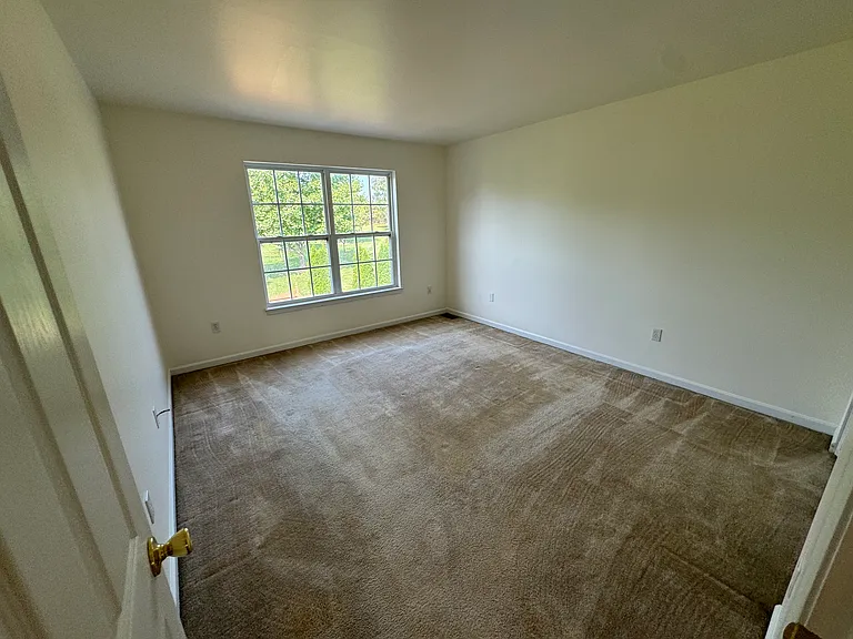342 S 40th St — Photo 31