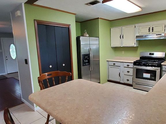 5th image of 113 Murphy Dr