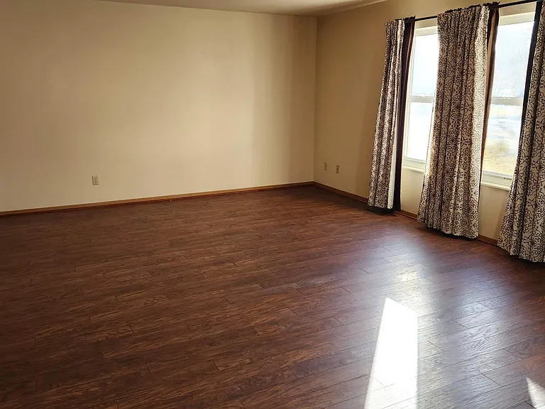 530 N Orchard Ave — Photo 2