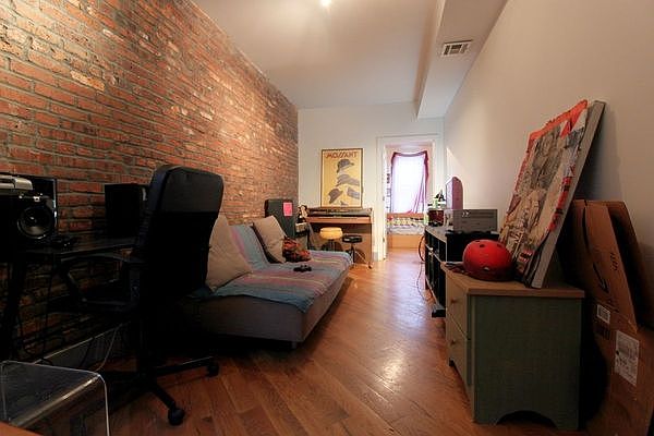 1st image of 461 Chauncey St APT 2R