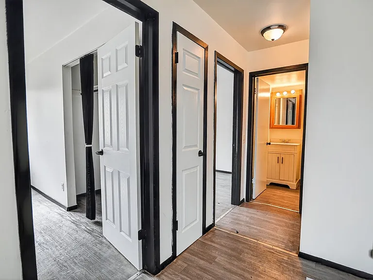 3722 W Karstens Dr — Photo 2