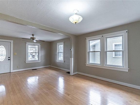 5th image of 2639 Wayland Ave