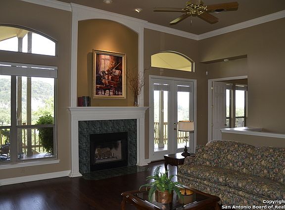 2nd image of 202 Tapatio Dr W
