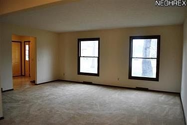 5th image of 28355 Farrs Garden Path