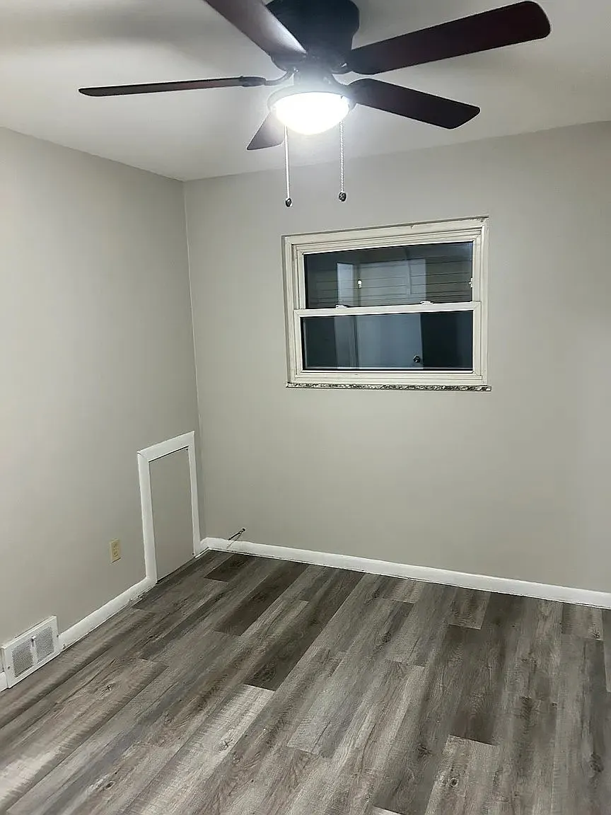 2-Bedroom Wickliffe — Photo 3