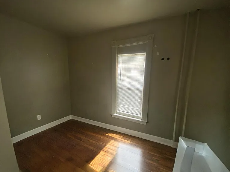 327 Summit Ave — Photo 8