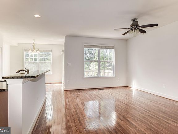 5th image of 2982 Thompson Park Ln