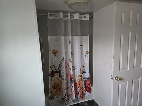 112 N Maple St Photo 1