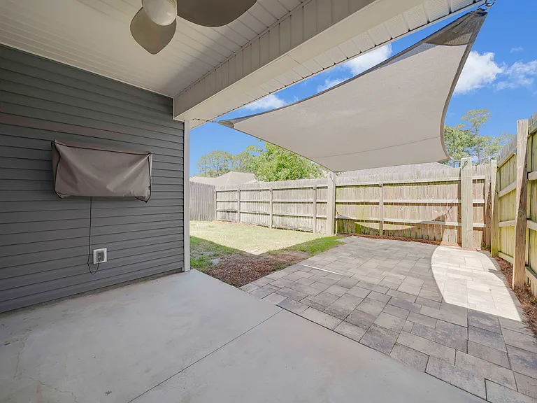 125 Fernwood St — Photo 36