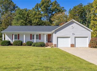 125 Skyline Cir, Eden, NC 27288