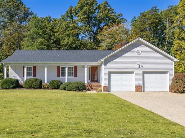 125 Skyline Cir, Eden, NC 27288