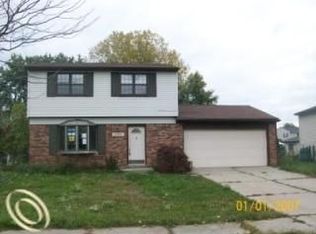 30317 Torry Ave, Flat Rock, MI 48134