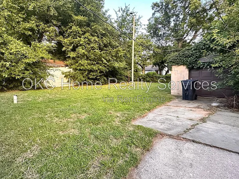 2048 NE 18th St — Photo 10