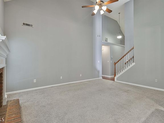 4th image of 18 Pacific Ave #323