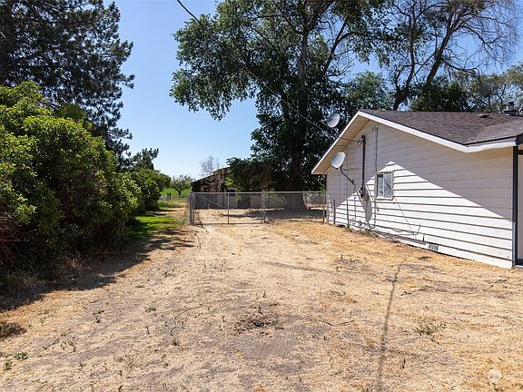 5th image of 4838 Road L.9 NE