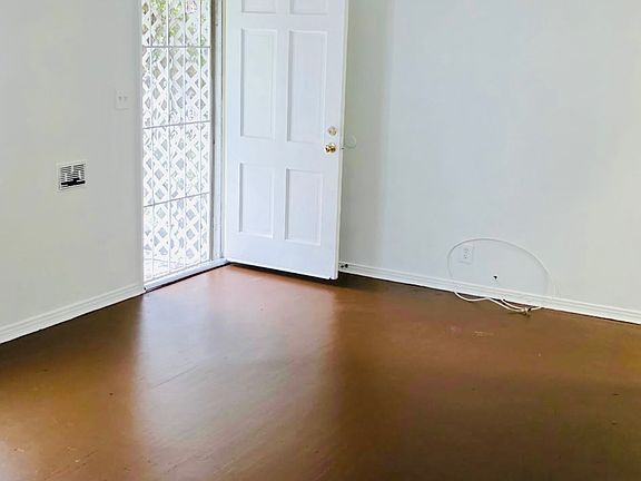 3rd image of 8046 Sepulveda Blvd #8046