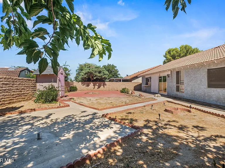 1253 Morven St — Photo 34