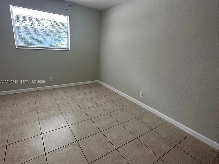 1645 NW 6th Ave #W — Photo 5