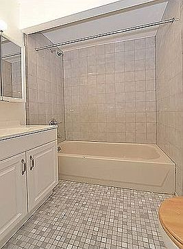 5th image of 100 W 27th St #5