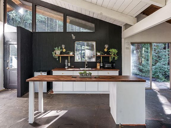 5th image of 22100 Redwood Ridge Road