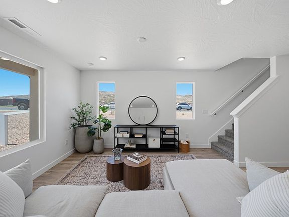 5th image of 2236 S Wolverine Way