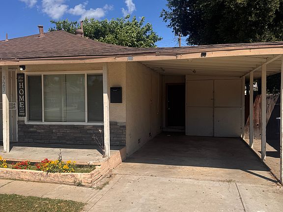 3rd image of 923 E Saginaw Way