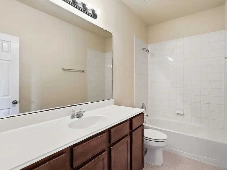 1911 Vale Brook Dr — Photo 22