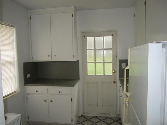 2nd image of 3898 Herschel St