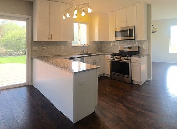 4th image of 2245 N Essex Ln