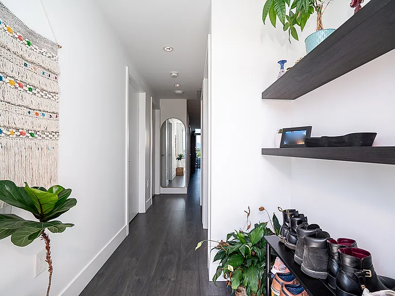 2435 Kingsway #608 — Photo 7
