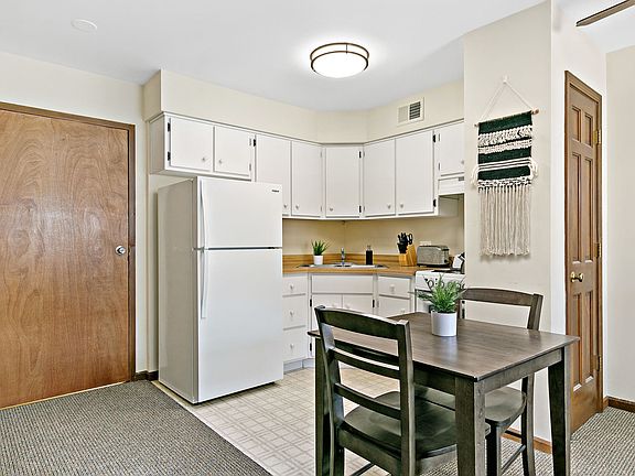 3rd image of 716 Central Ave APT F