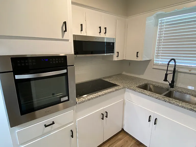 207 Marston Ave #B — Photo 3