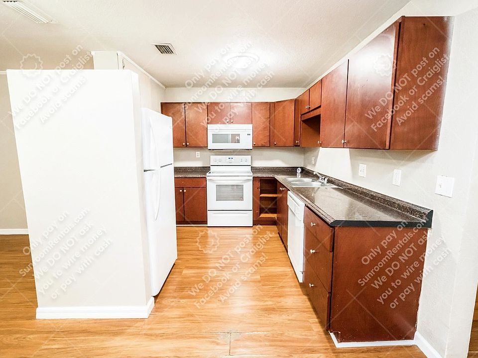 1st image of 808 Hamlin St