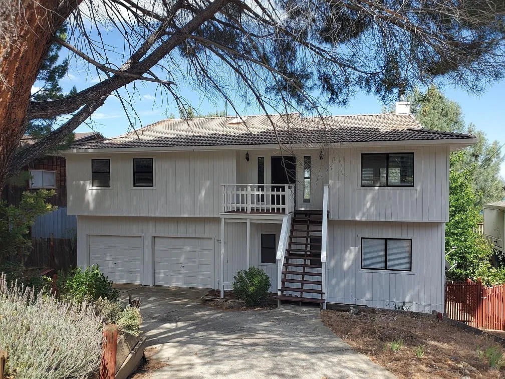 3600 Shoreline View Way — Photo 2