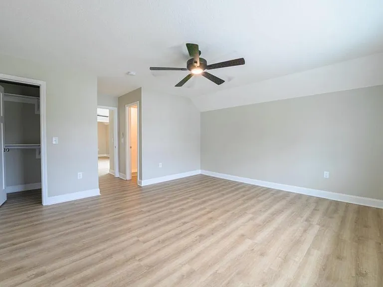 214 S College St #4 — Photo 6