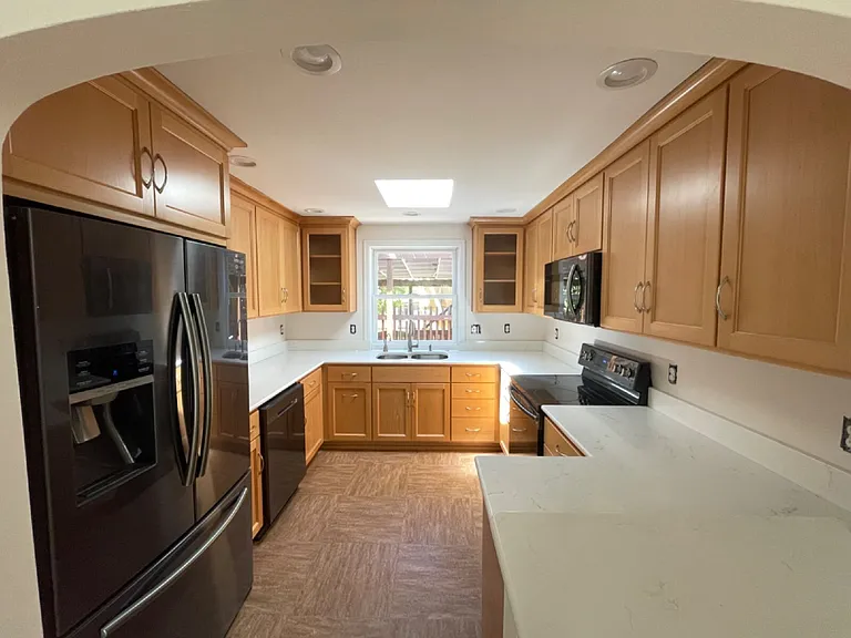 2710 Alder St — Photo 4