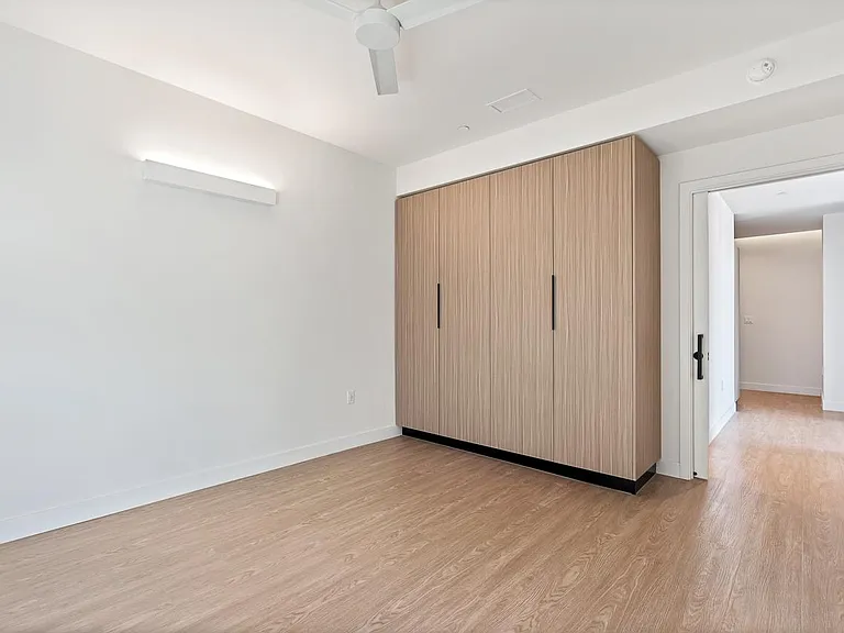 Venue Residences — Photo 70