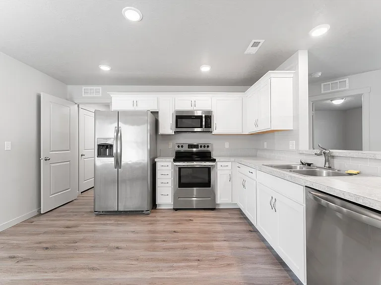 15090 N Bonelli Ave — Photo 3