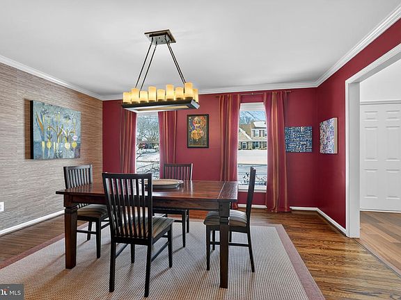 4th image of 2301 Warner Rd