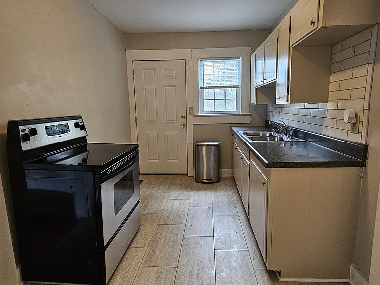311 W McLendon Cir #A — Photo 7