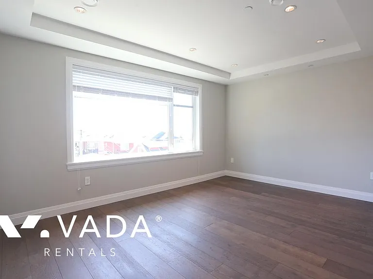 1686 E 56th Ave — Photo 11