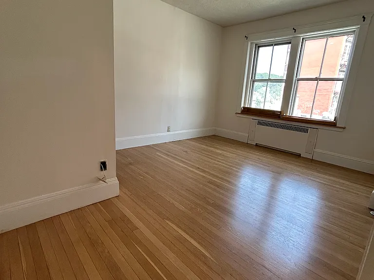 1675 Beacon St — Photo 7