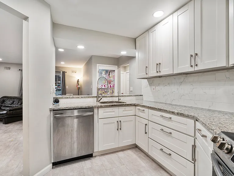 223 Village Circle Dr #223 — Photo 7