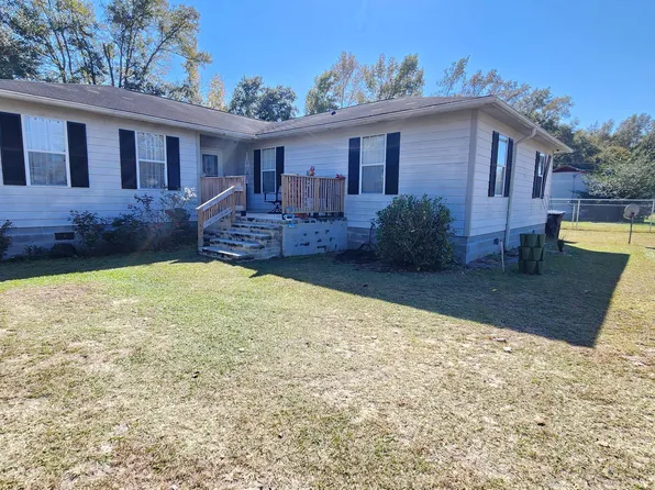 901 M And M Street, Elizabethtown, NC 28337